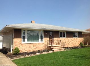 6865 Lantern Ln, Parma Heights, OH 44130