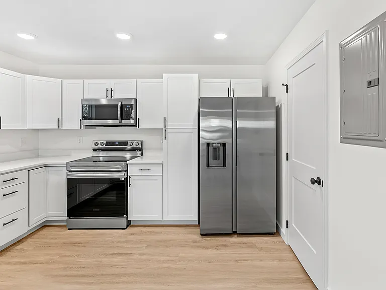2201 Keith Ave #1 — Photo 9