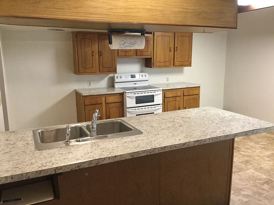 Spacious Kitchen with lots of cabinets. Stove, dishwasher &
