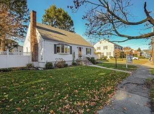 127 Albemarle Rd, Newton, MA 02460