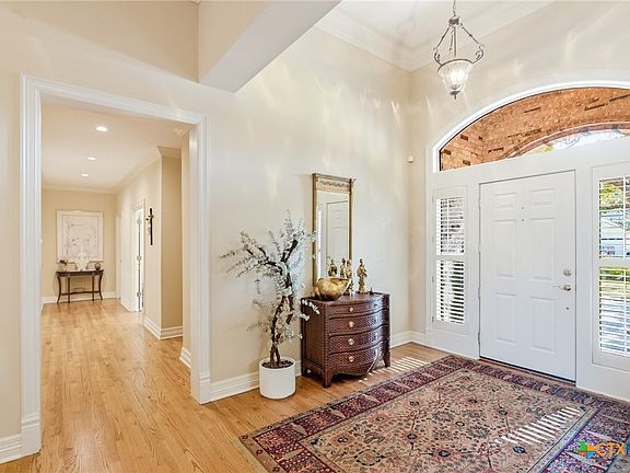 3rd image of 115 Alameda Cir