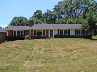 8941 Julia Dent Dr, Saint Louis, MO 63123