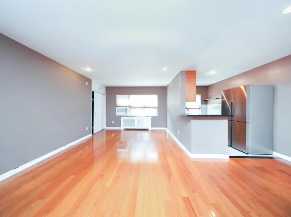 271 Bay 19th Street image 6 of 24