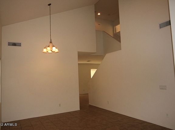 2nd image of 4081 S Vineyard Ave