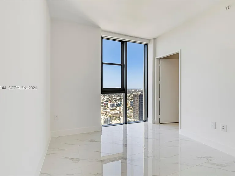 700 NE 24th St #5601 — Photo 23
