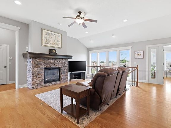 5th image of 17743 S Laverty St