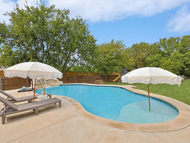 111 Creekview Dr W — Photo 22