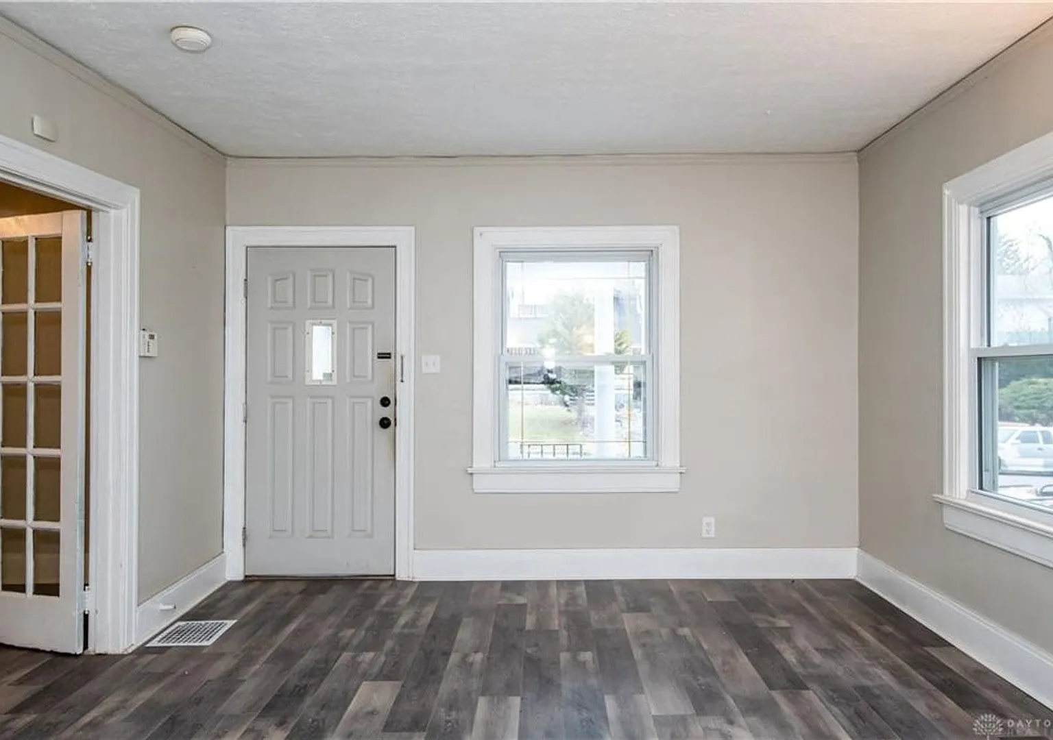 Great 3 bed 1 bath with large space recently updated near Princeton Park — Photo 3