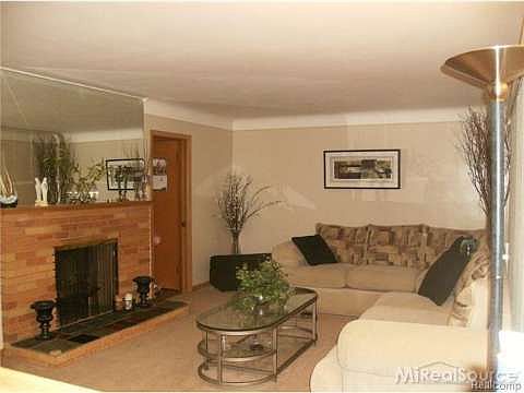 2nd image of 25236 Acacia St