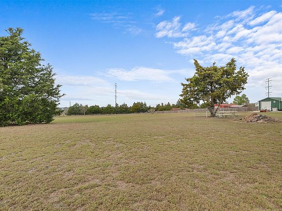 5th image of 964 E Fm 389