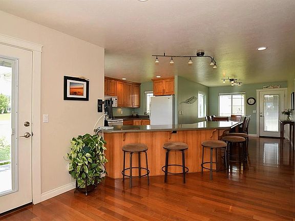 3rd image of 24911 E Lincoln Dr