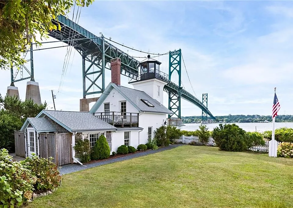7 Old Ferry Rd