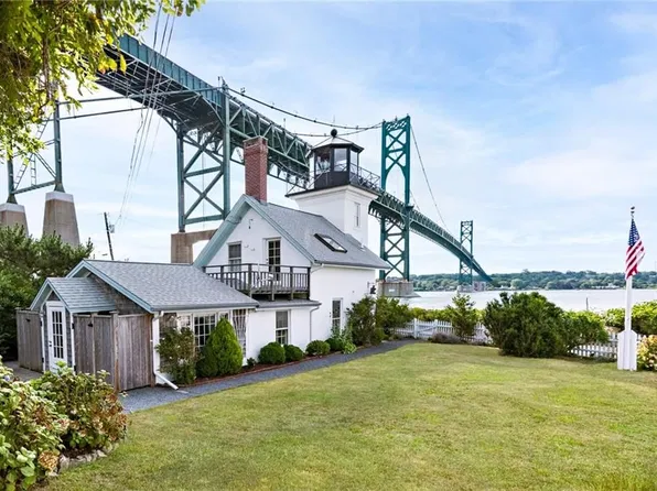 7 Old Ferry Rd, Bristol, RI 02809