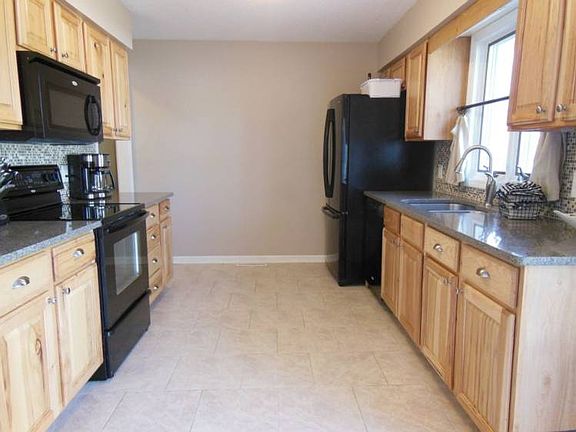 4th image of 209 Heathermoor Dr