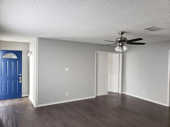 2nd image of 4883 Aspenwood Dr