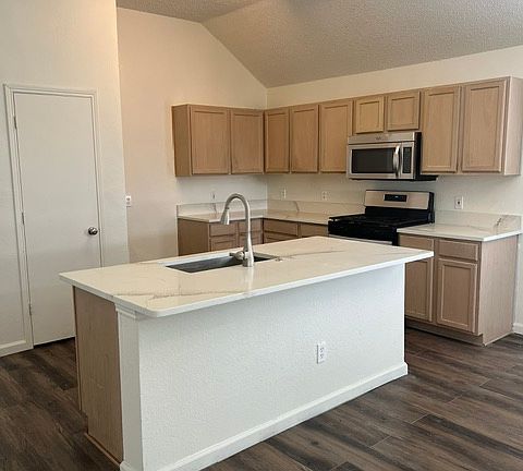 3rd image of 7409 Marsland Ln