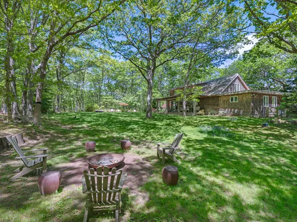 https://photos.zillowstatic.com/fp/2ae98fbdaf095bc038600b37935fa50a-p_e.webp