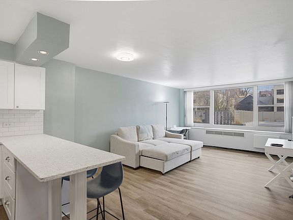 2nd image of 555 W Cornelia Ave APT 210