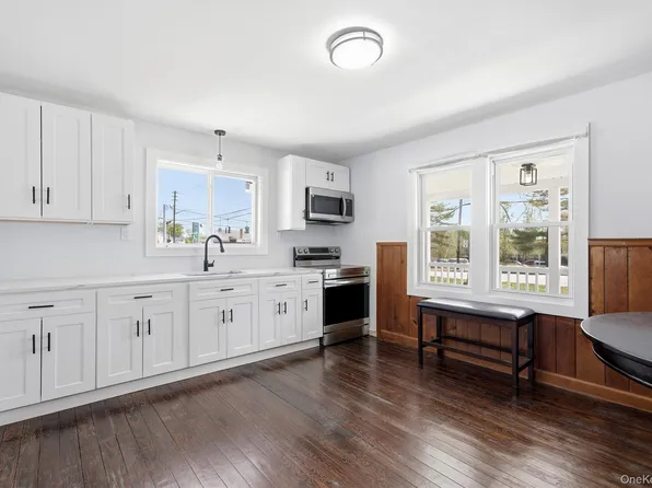 749 E Main Street, Kings Park, NY 11754
