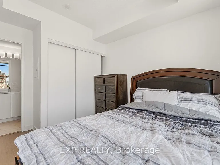 859 The Queensway #905 — Photo 20