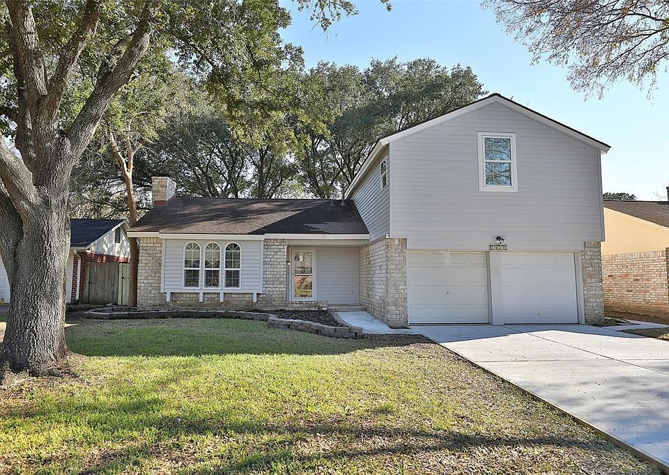 1st image of 2415 Fairgreen Dr