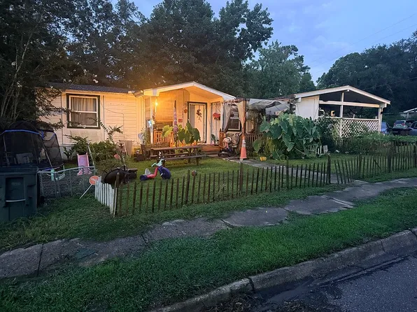 3082 Governors Court Dr, Tallahassee, FL 32301