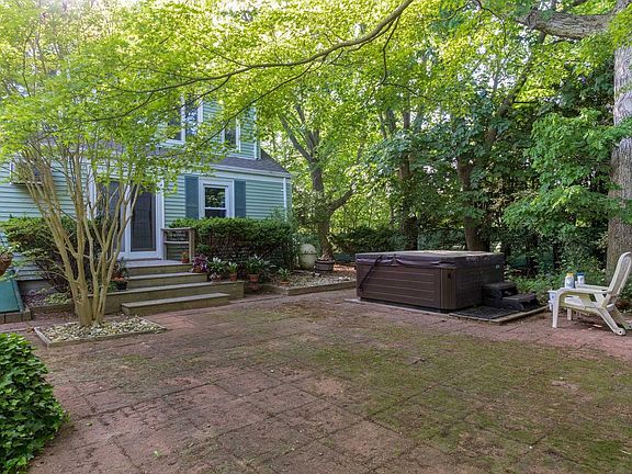 3rd image of 149 Pine St