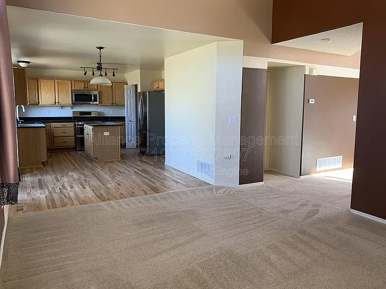 212 Oxbow Dr — Photo 11