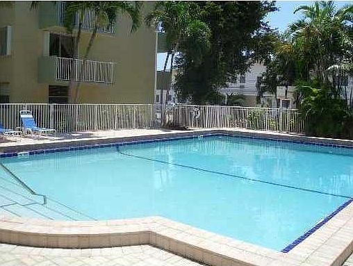 5th image of 1801 S Treasure Dr APT 215