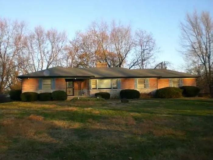 4327 Aberdeen Cir photo 1