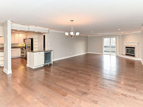5th image of 8651 Jaffa Court East Dr APT 35