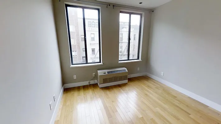 Sold by Urban Living International | media 8