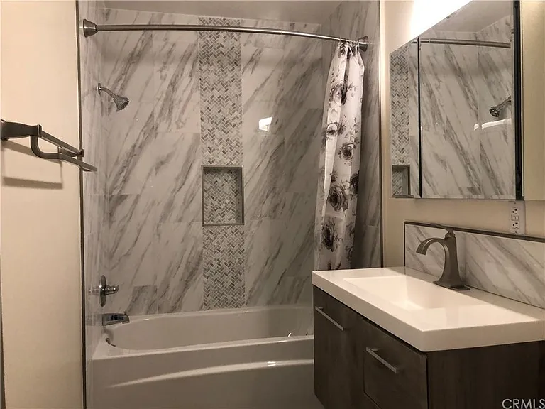 339 S Catalina Ave #117 — Photo 8