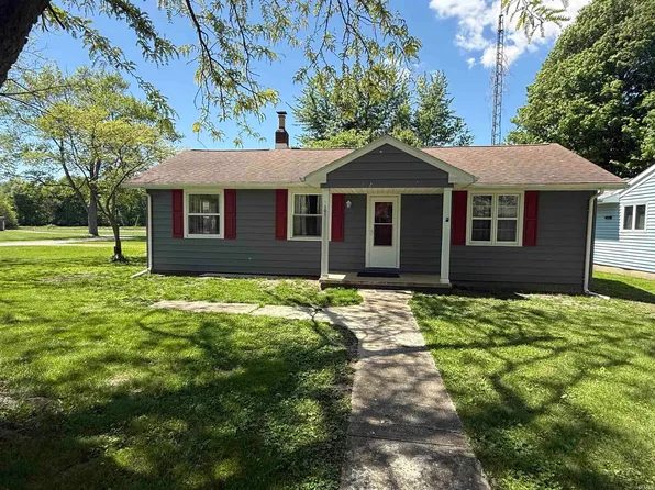 101 N Gretchen St, Walton, IN 46994