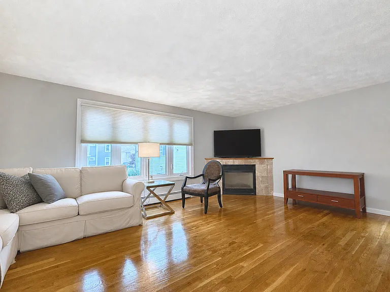174 Adams St #6 — Photo 8