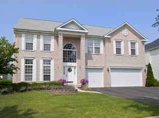 1323 Danhof Dr, Bolingbrook, IL 60490