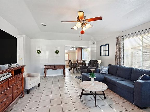 3rd image of 118 Riverview Dr