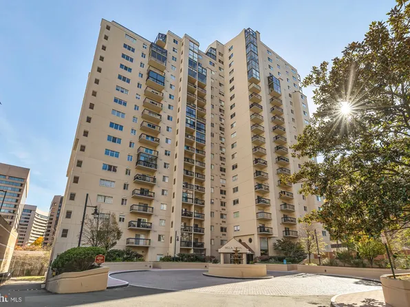 1211 S Eads St APT 604, Arlington, VA 22202