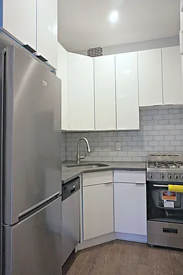 Rented by Metropolitan Equities | media 9