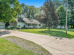 9305 S Collins Rd, Fenwick, MI 48834