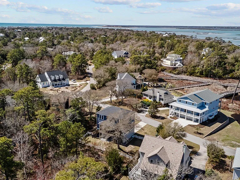 310 Lord Berkeley Dr — Photo 48
