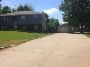 8723 Brookside Cir, Monett, MO 65708