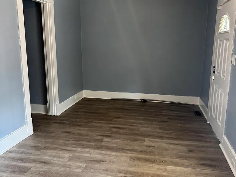 1815 Wilson Ave — Photo 3