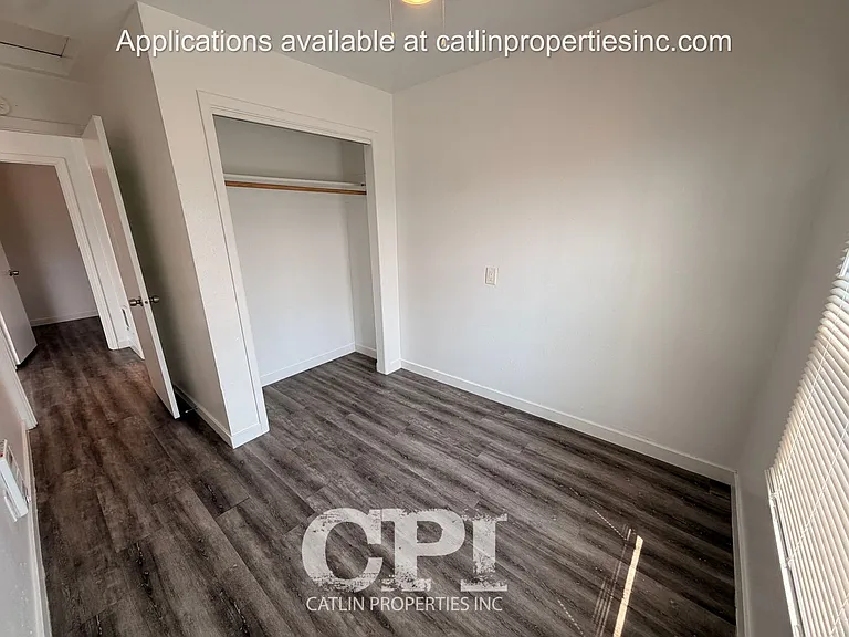 801 Columbia St — Photo 14