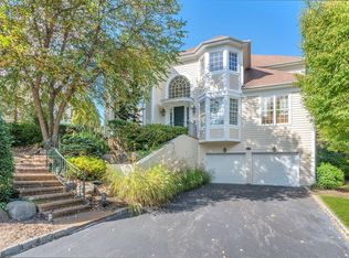 53 Stone Hill Dr S, Manhasset, NY
