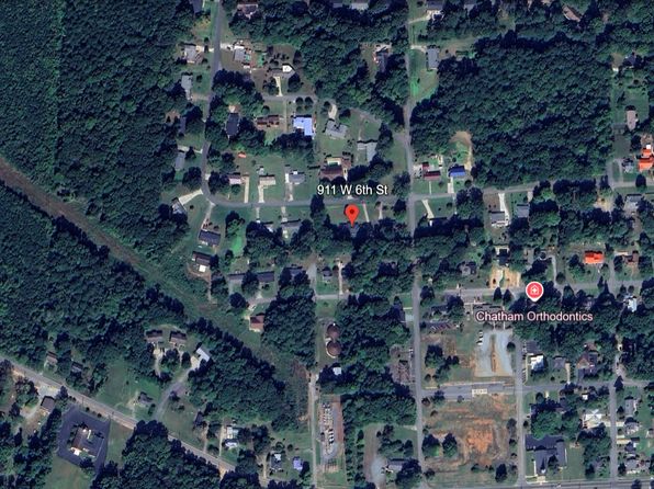 911 W 6th St, Siler City, NC 27344