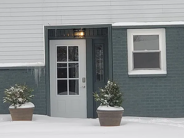 607 N 14th St, Mitchell, IN 47446