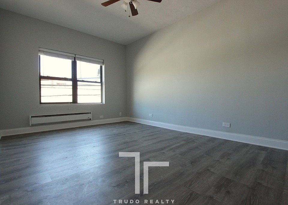 1st image of 4555 N Malden St APT 315
