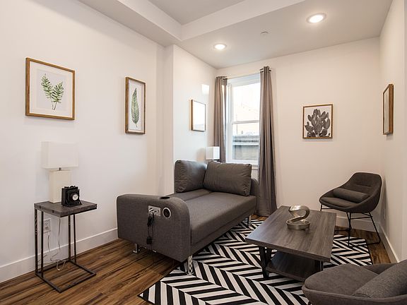 3rd image of 2736 W Girard Ave Floor 3