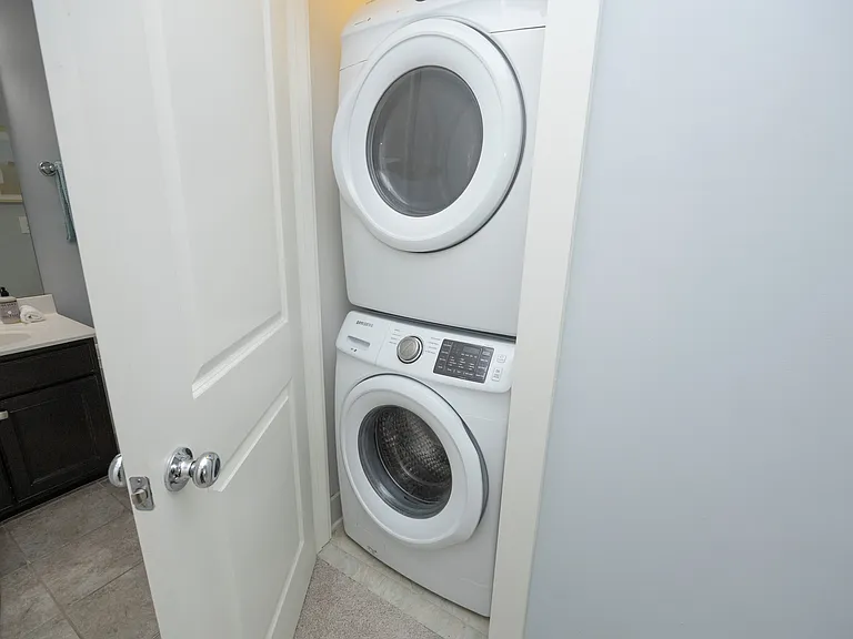 Vented Washer/ Dryer closet so door can remain shut while using